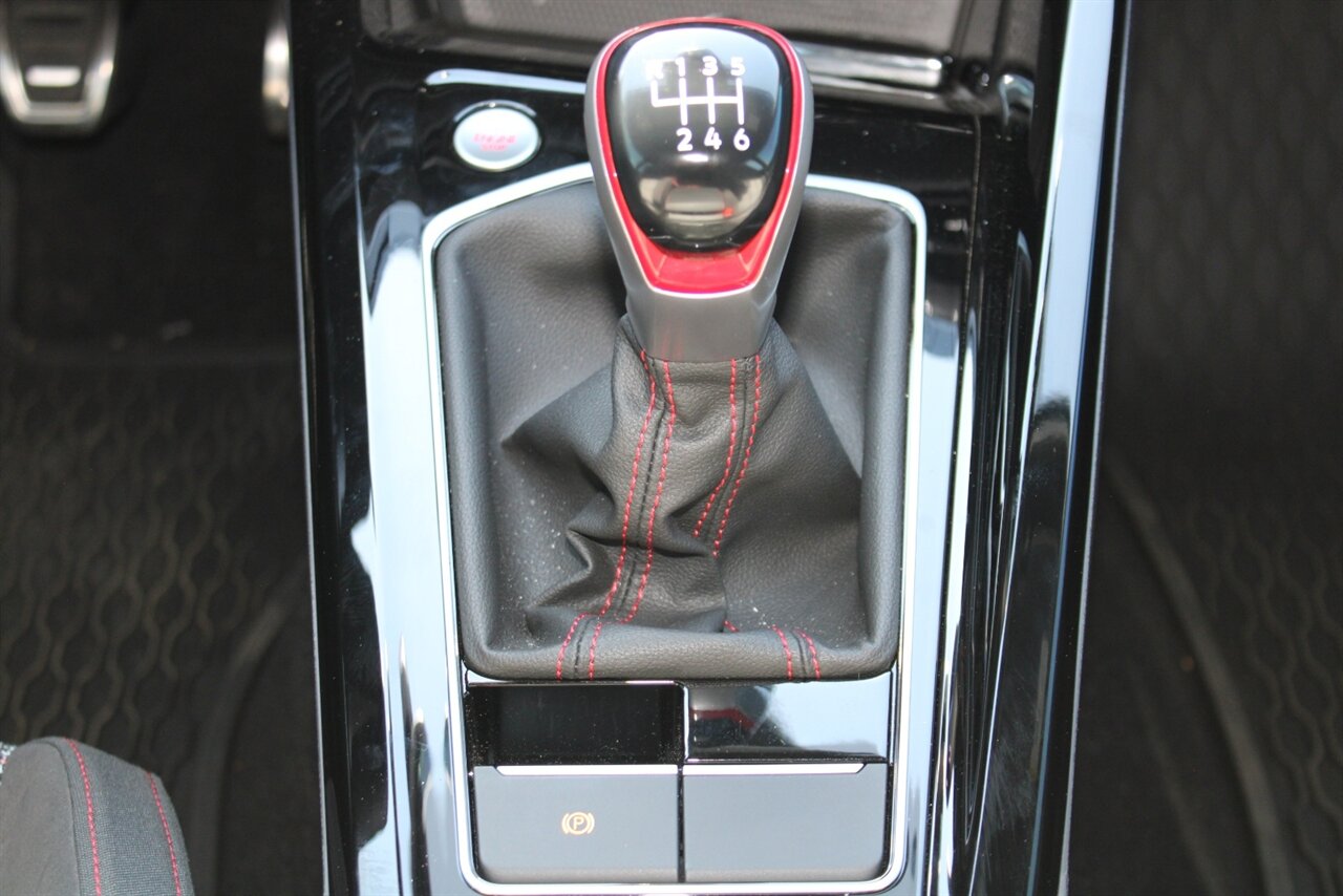 2023 Volkswagen Golf GTI 2.0T 40th Anniversary Edition - Photo 21 - Reno, NV 89511