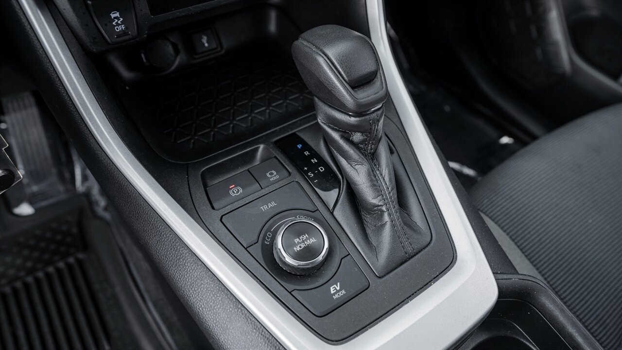 2021 Toyota RAV4 LE - Photo 23 - Reno, NV 89511