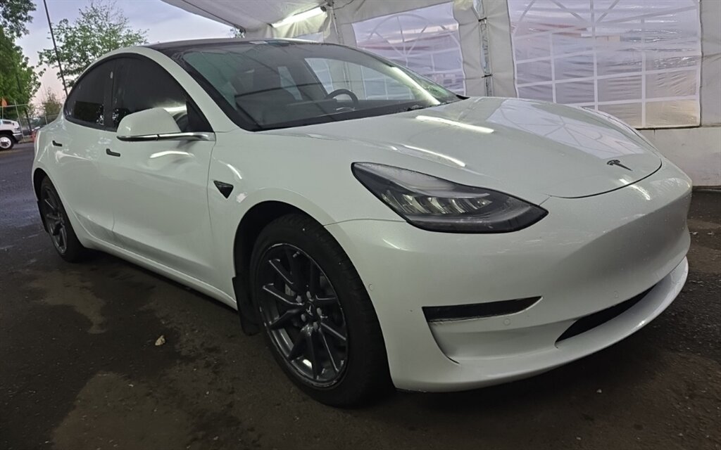 2018 Tesla Model 3 -'s photo
