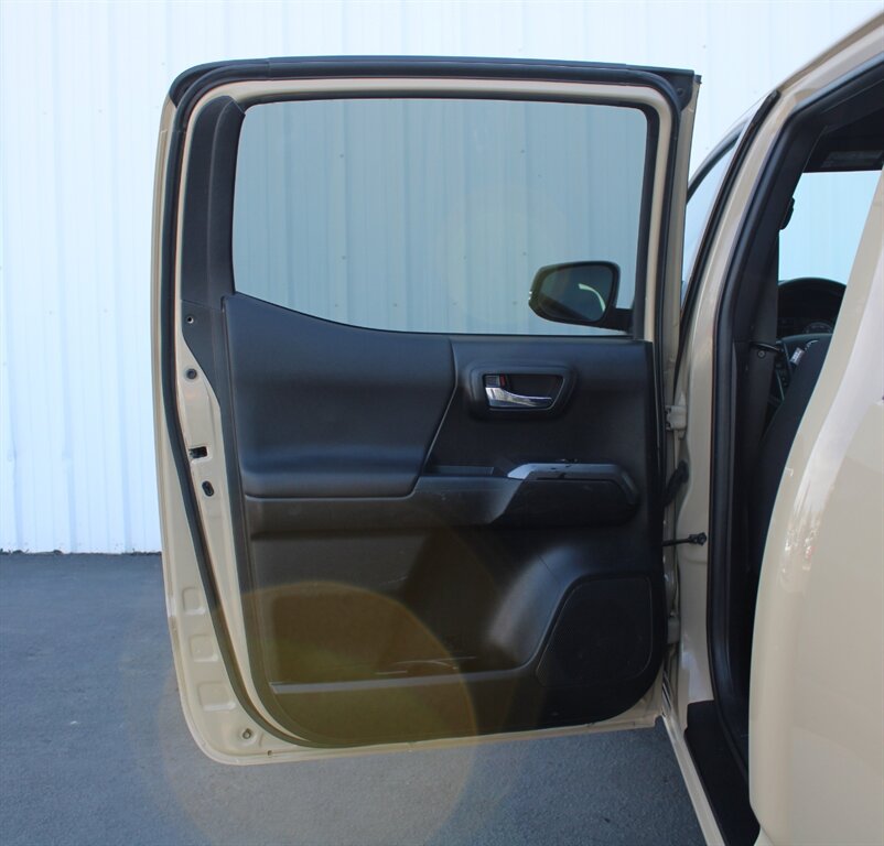 2020 Toyota Tacoma TRD Sport V6 - Photo 16 - Reno, NV 89502