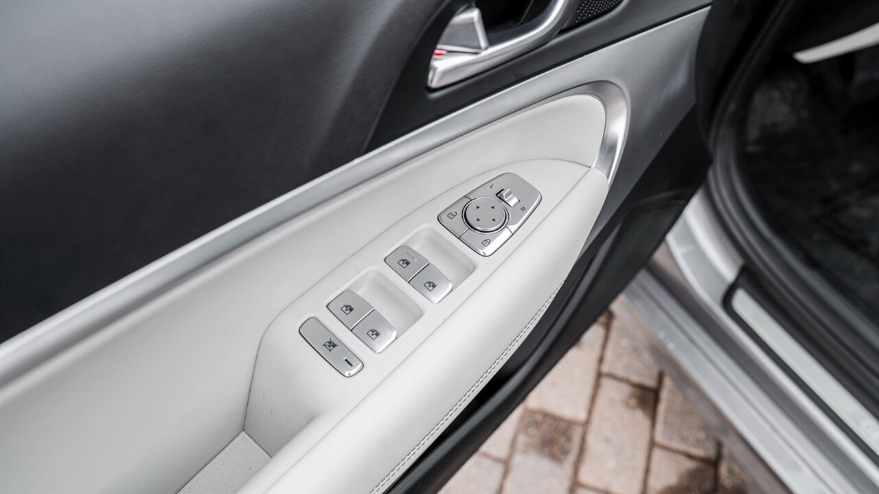 2025 Genesis G70 2.5T   - Photo 19 - Reno, NV 89511