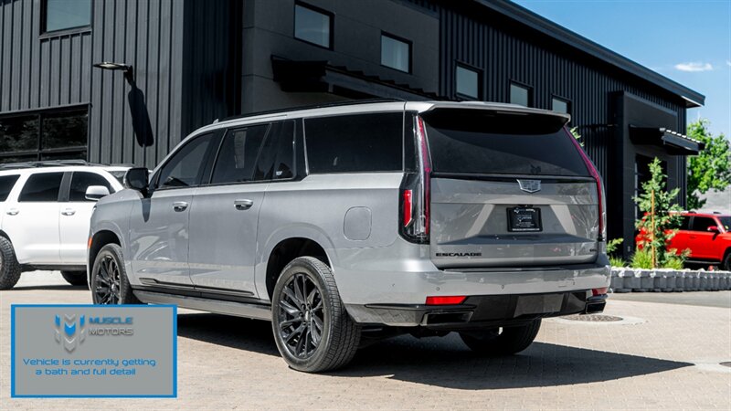 2023 Cadillac Escalade ESV Sport  
