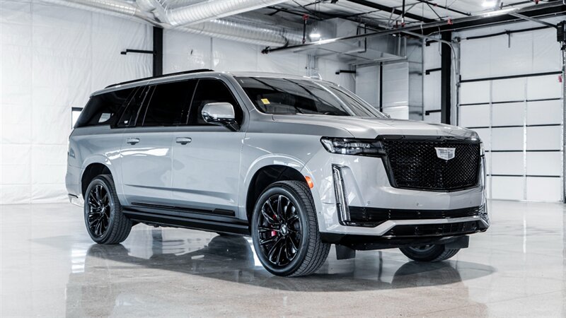 2023 Cadillac Escalade ESV Sport  