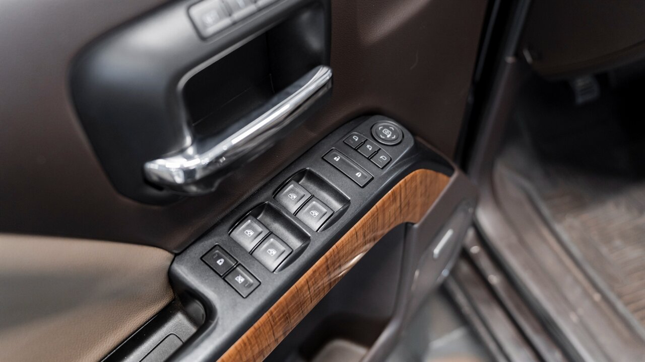 2019 GMC Sierra 3500 SLT   - Photo 17 - Reno, NV 89511