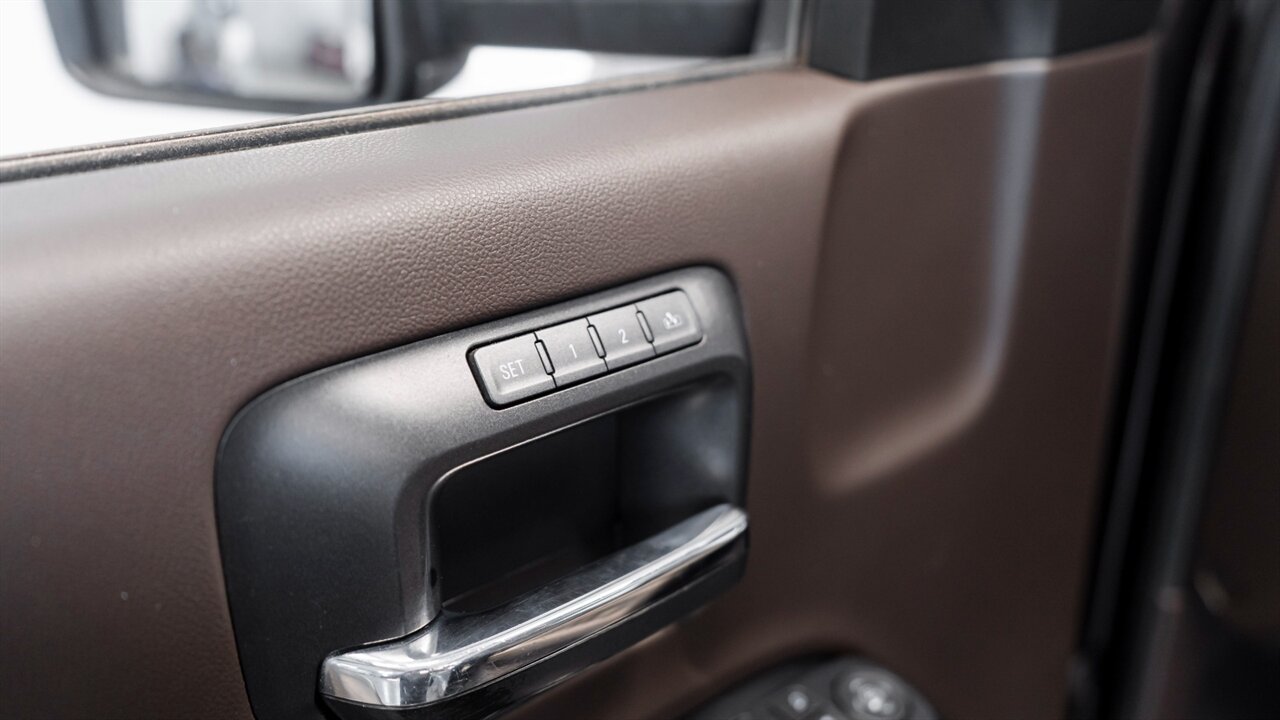 2019 GMC Sierra 3500 SLT   - Photo 16 - Reno, NV 89511