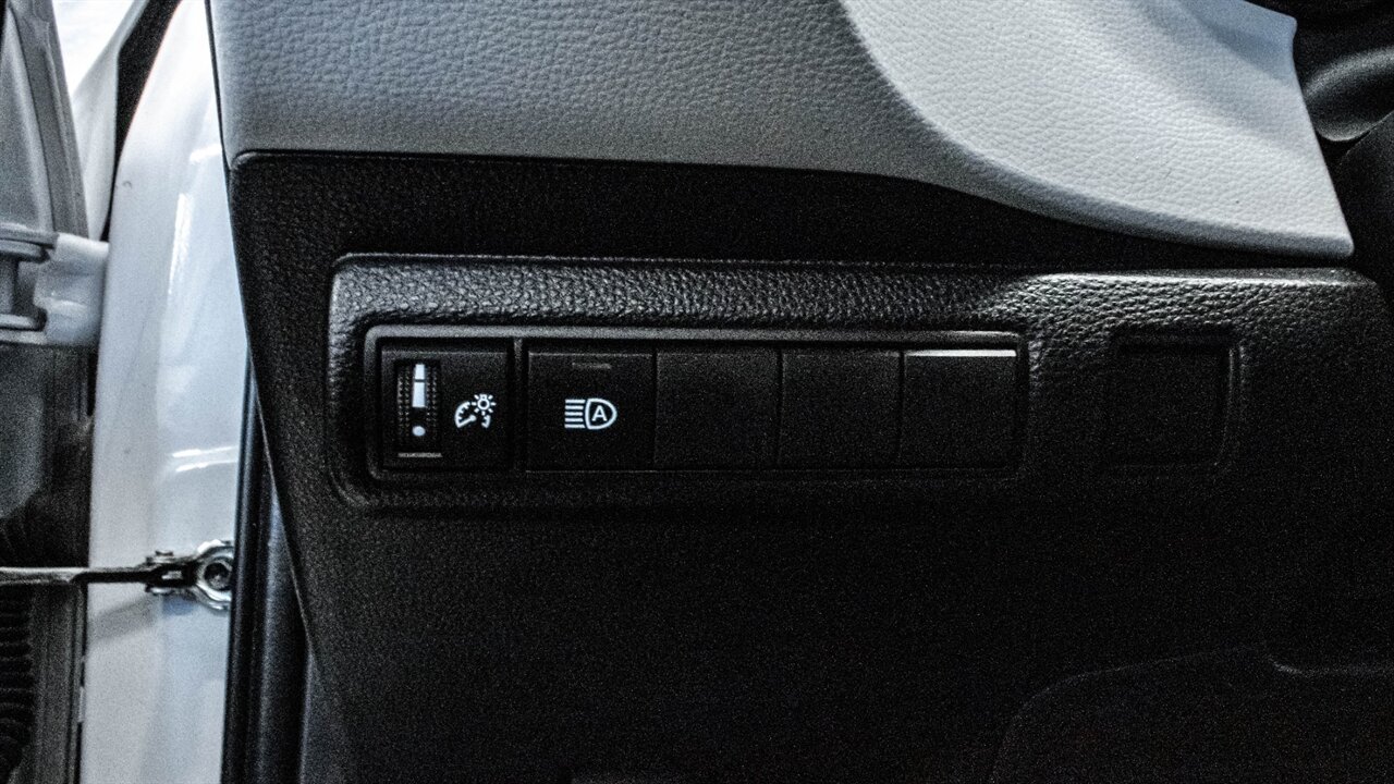 2024 Toyota Corolla SE - Photo 18 - Reno, NV 89511