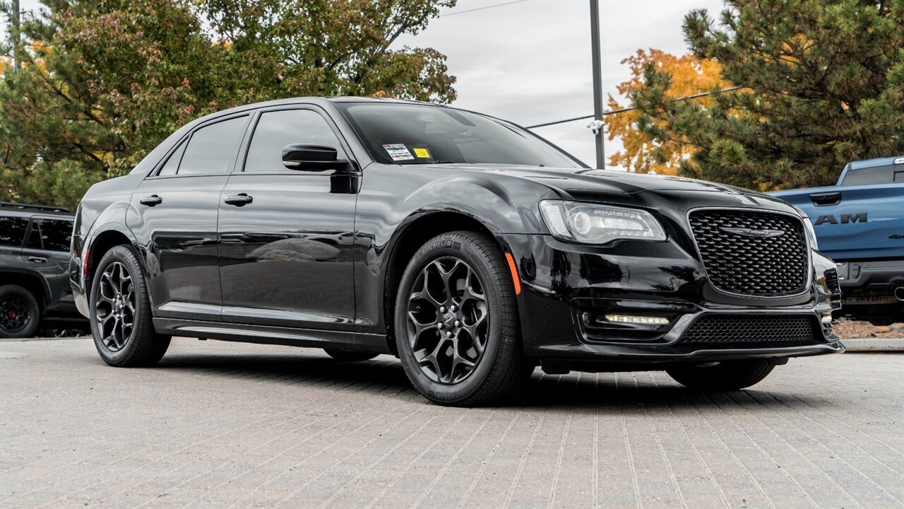 2022 Chrysler 300 Touring   - Photo 1 - Reno, NV 89511