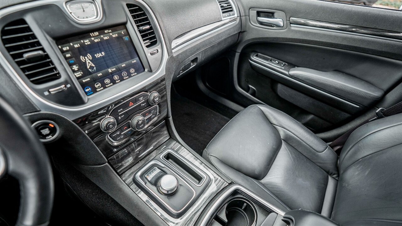 2022 Chrysler 300 Touring   - Photo 25 - Reno, NV 89511