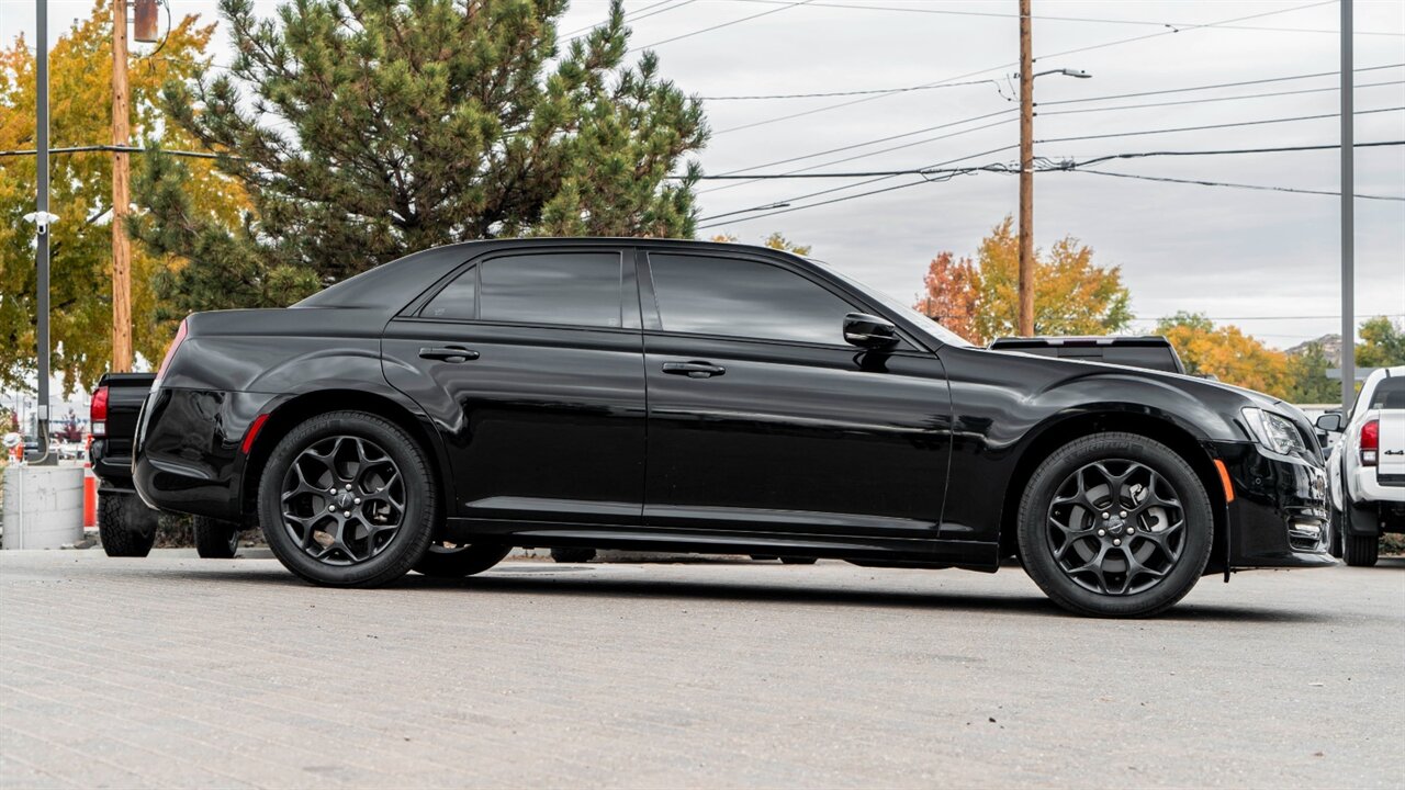 2022 Chrysler 300 Touring   - Photo 5 - Reno, NV 89511