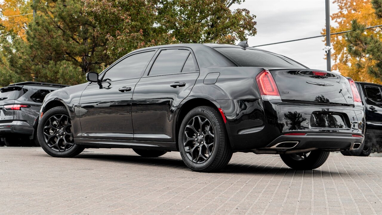 2022 Chrysler 300 Touring   - Photo 8 - Reno, NV 89511