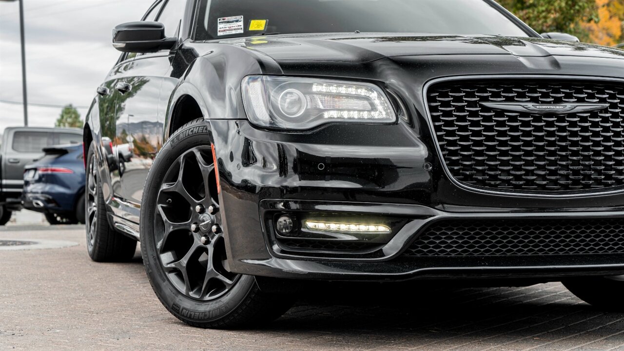 2022 Chrysler 300 Touring   - Photo 10 - Reno, NV 89511