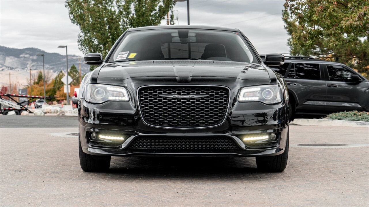 2022 Chrysler 300 Touring   - Photo 4 - Reno, NV 89511