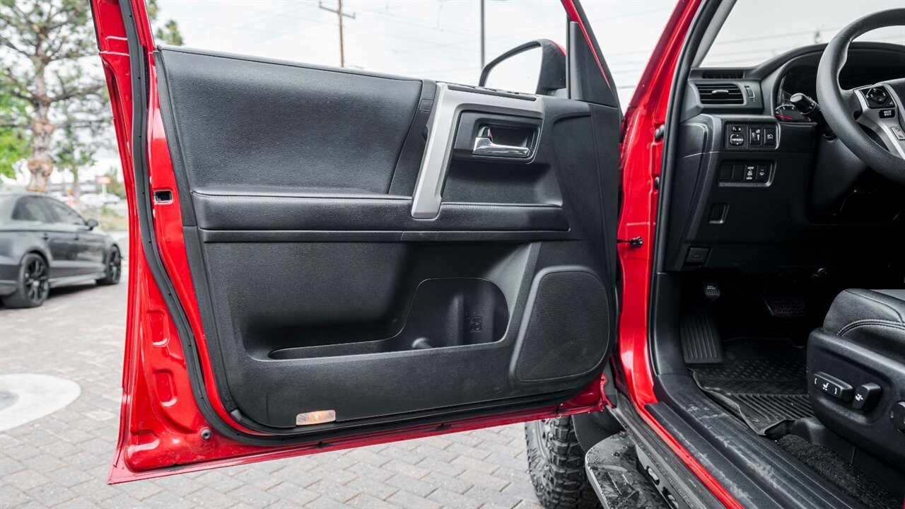 2022 Toyota 4Runner SR5 Premium - Photo 18 - Reno, NV 89511