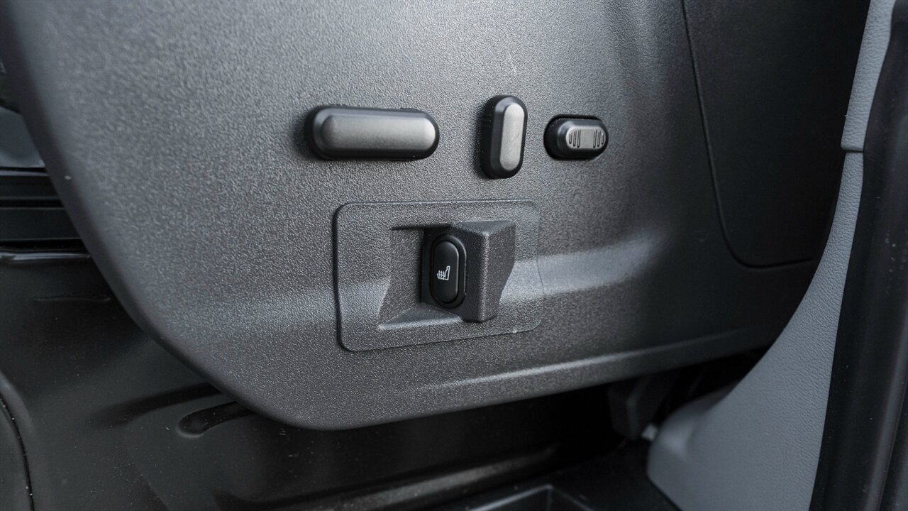 2017 Ford Transit XLT   - Photo 24 - Reno, NV 89511