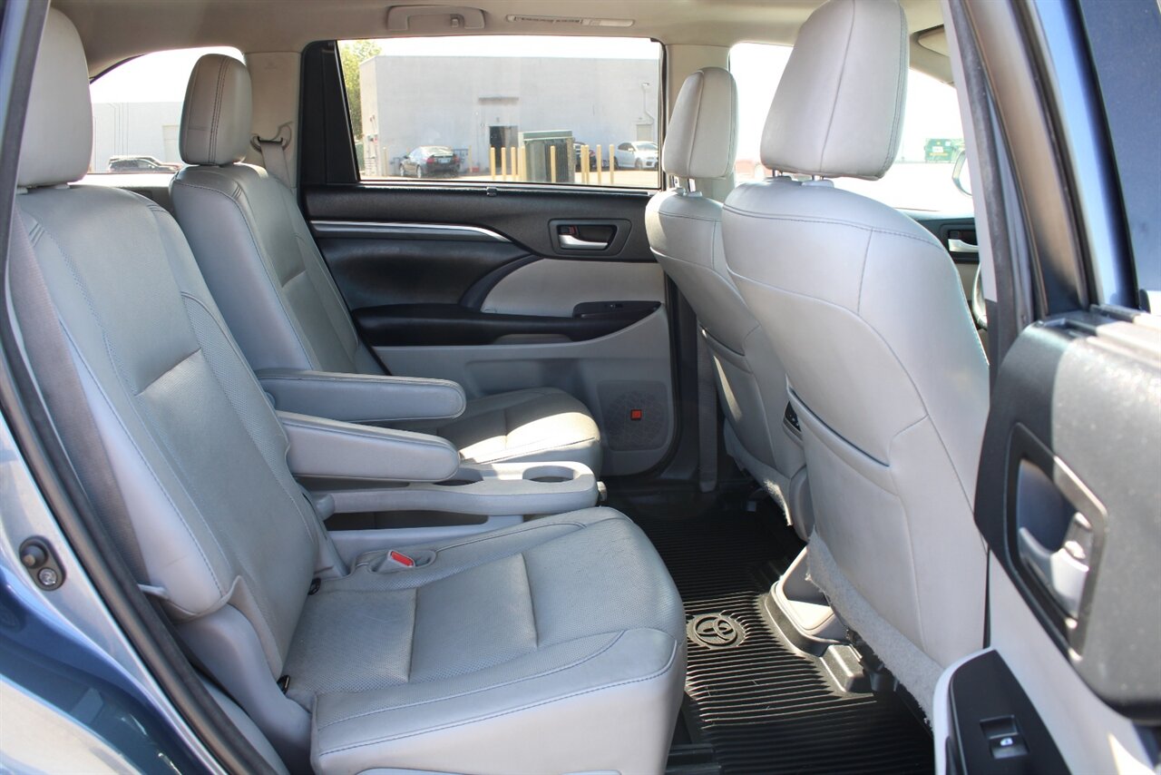 2017 Toyota Highlander Limited - Photo 20 - Reno, NV 89511