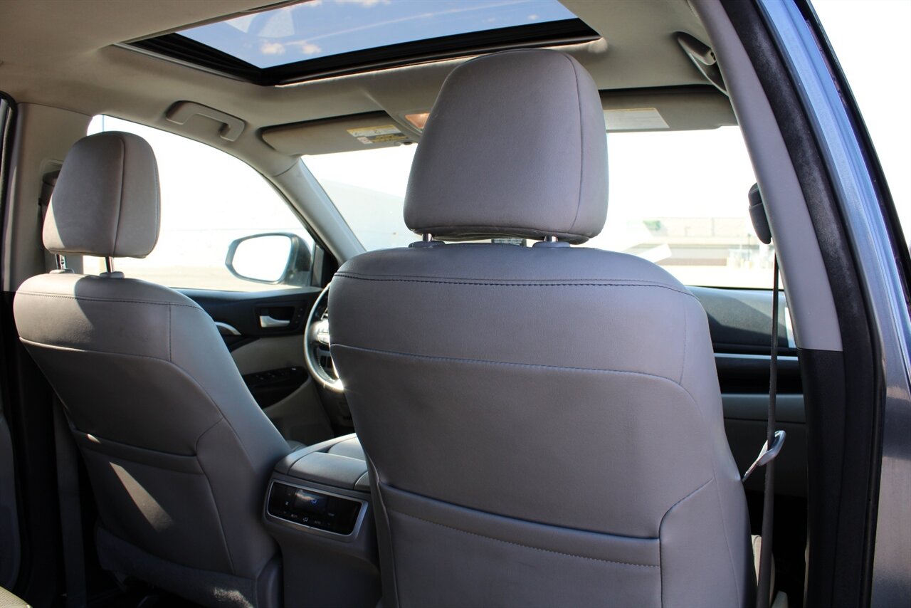 2017 Toyota Highlander Limited - Photo 23 - Reno, NV 89511
