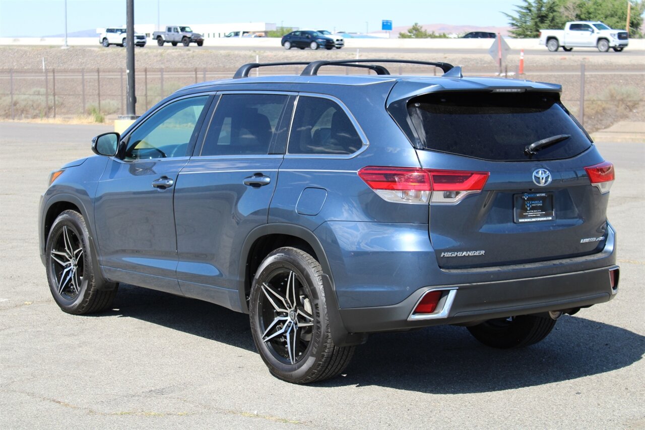 2017 Toyota Highlander Limited - Photo 2 - Reno, NV 89511