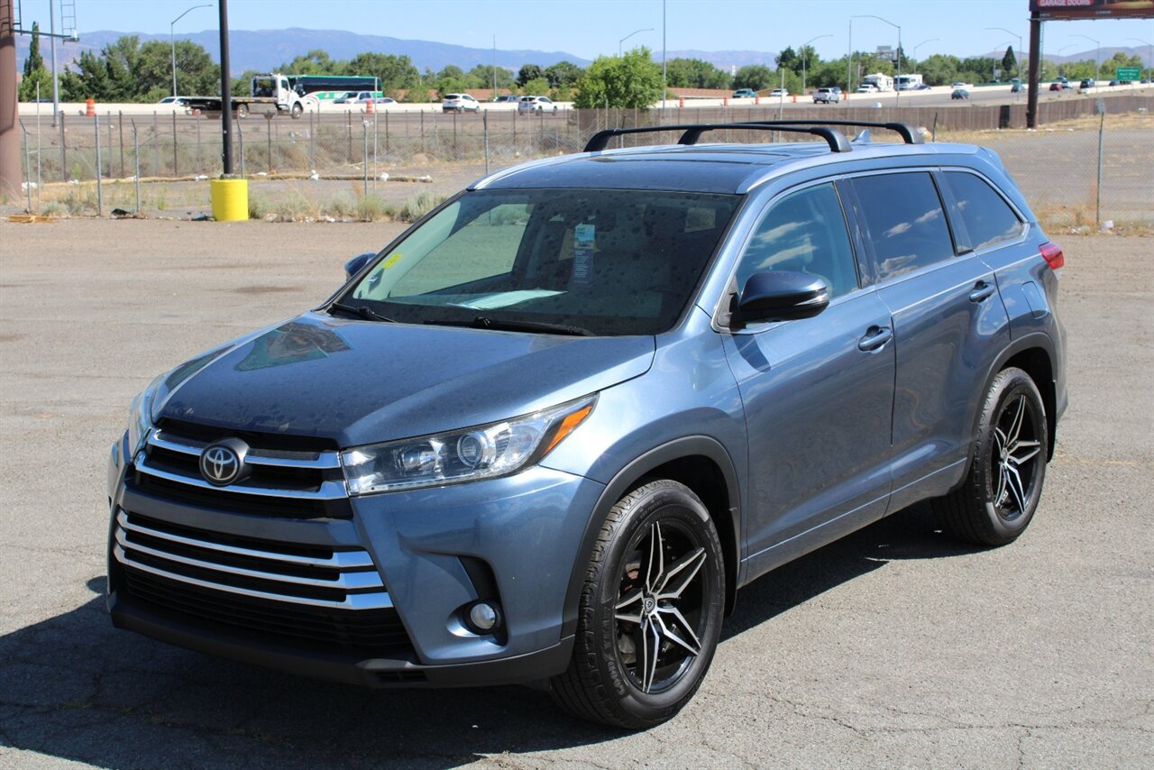 2017 Toyota Highlander Limited - Photo 3 - Reno, NV 89511