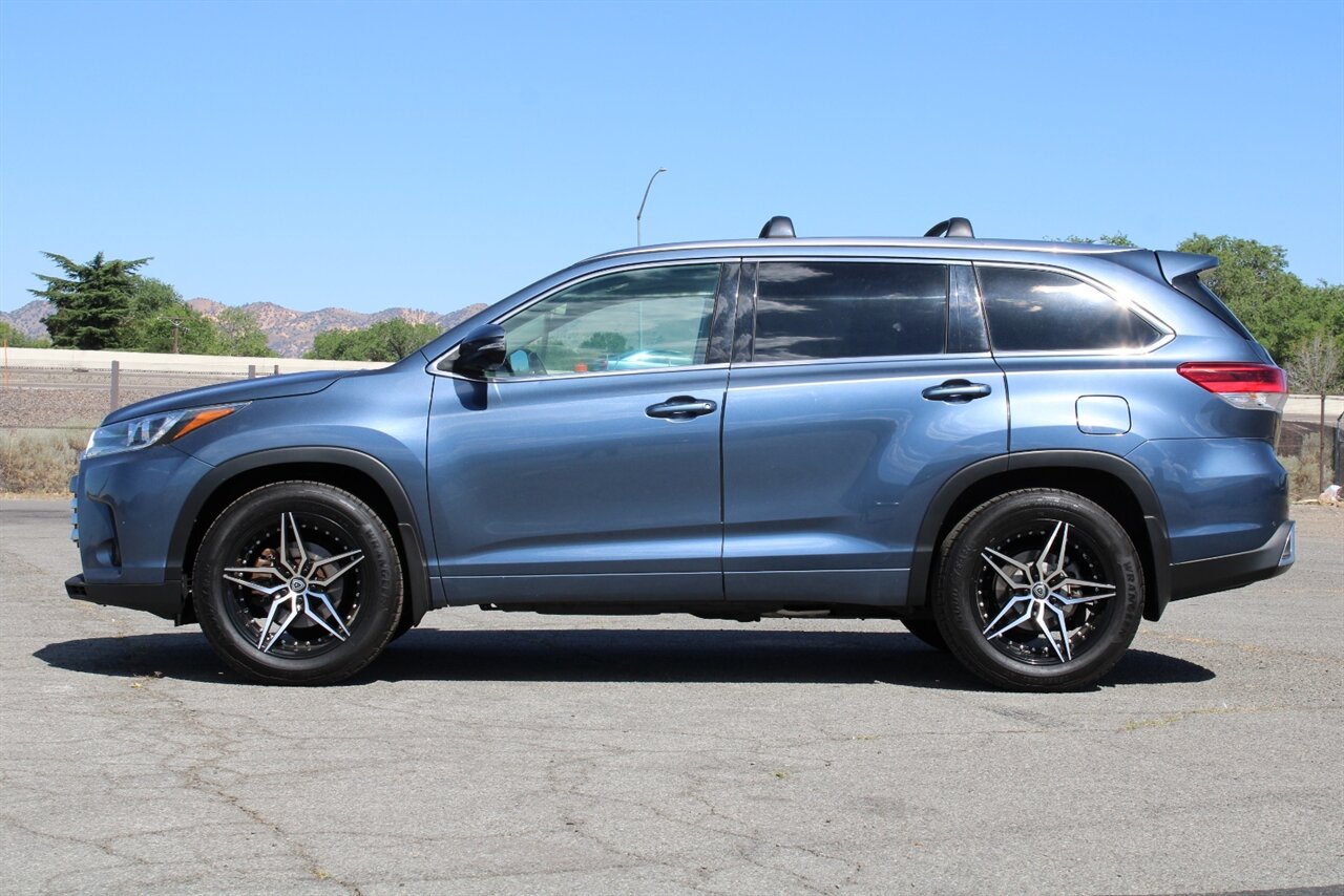 2017 Toyota Highlander Limited - Photo 12 - Reno, NV 89511