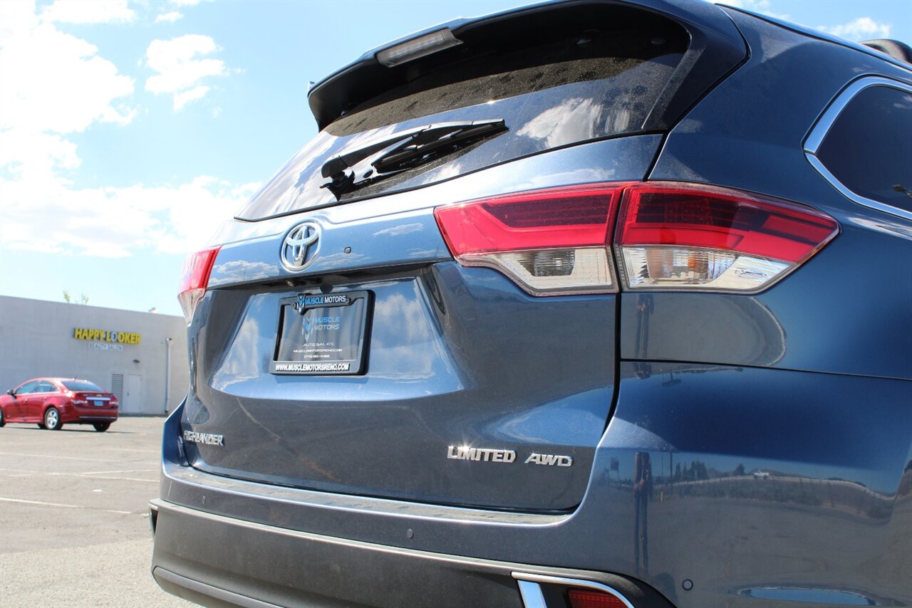 2017 Toyota Highlander Limited - Photo 9 - Reno, NV 89511