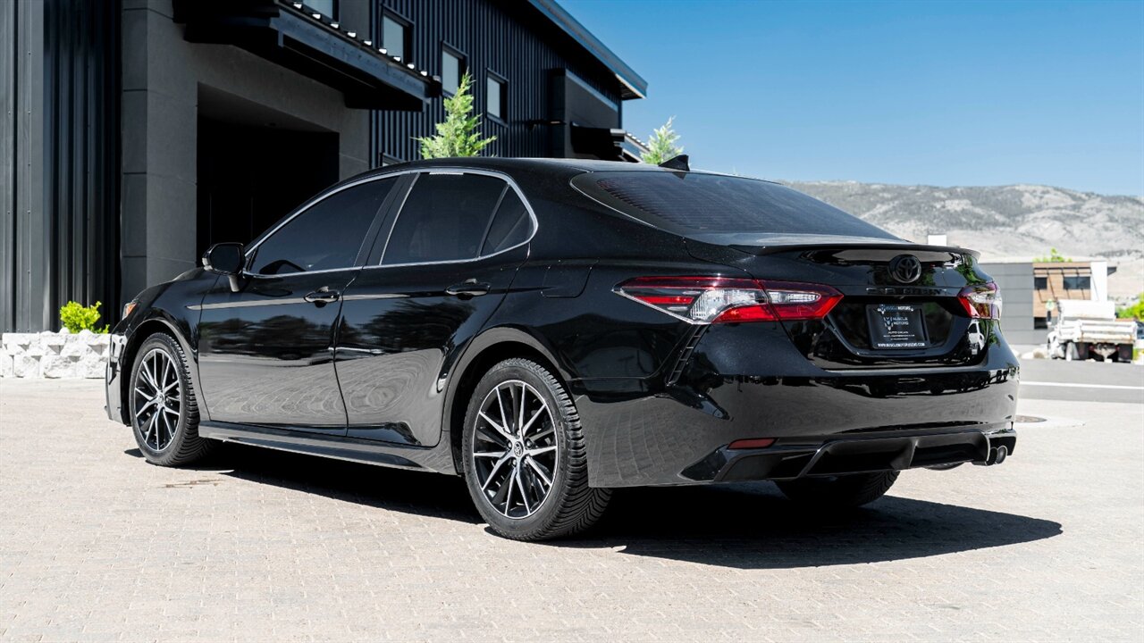 2022 Toyota Camry SE - Photo 2 - Reno, NV 89511