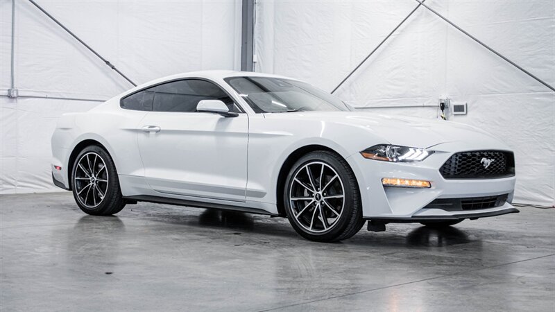 2022 Ford Mustang EcoBoost  