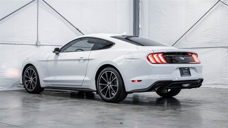 2022 Ford Mustang EcoBoost  