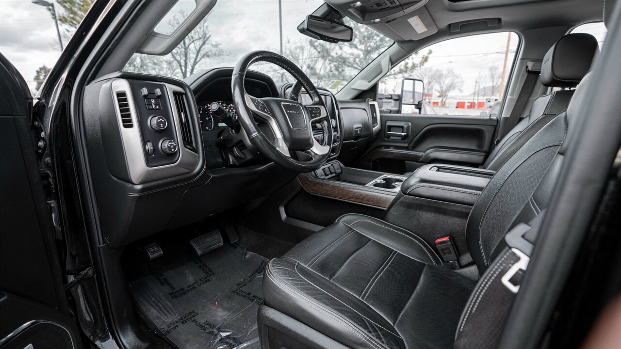 2019 GMC Sierra 2500 Denali   - Photo 13 - Reno, NV 89511