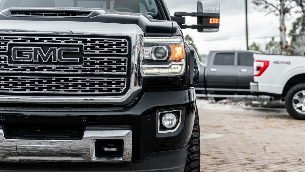 2019 GMC Sierra 2500 Denali   - Photo 8 - Reno, NV 89511