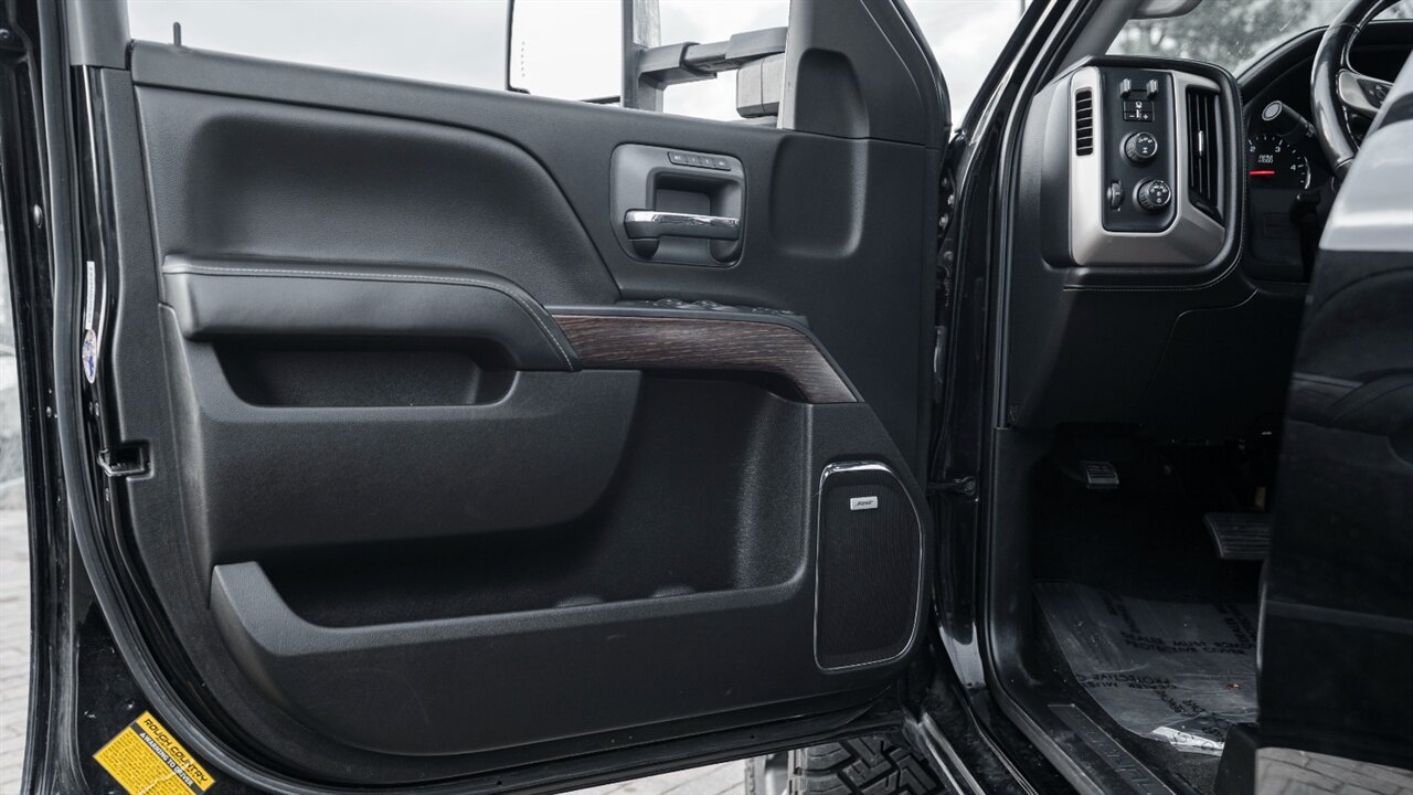 2019 GMC Sierra 2500 Denali   - Photo 17 - Reno, NV 89511