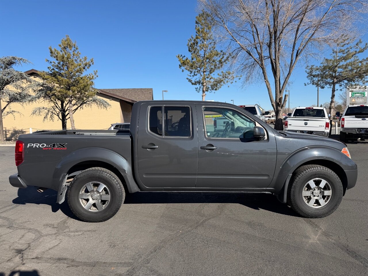2011 Nissan Frontier PRO-4X   - Photo 5 - Reno, NV 89511