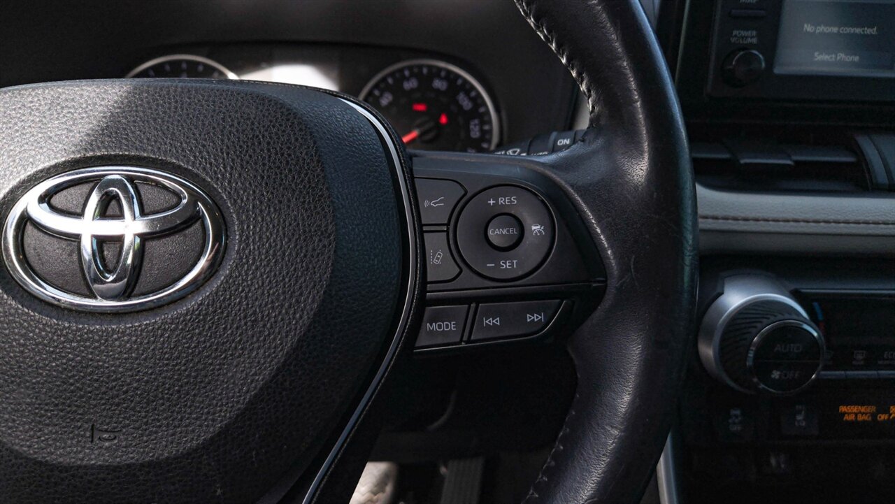 2019 Toyota RAV4 XLE   - Photo 14 - Reno, NV 89511