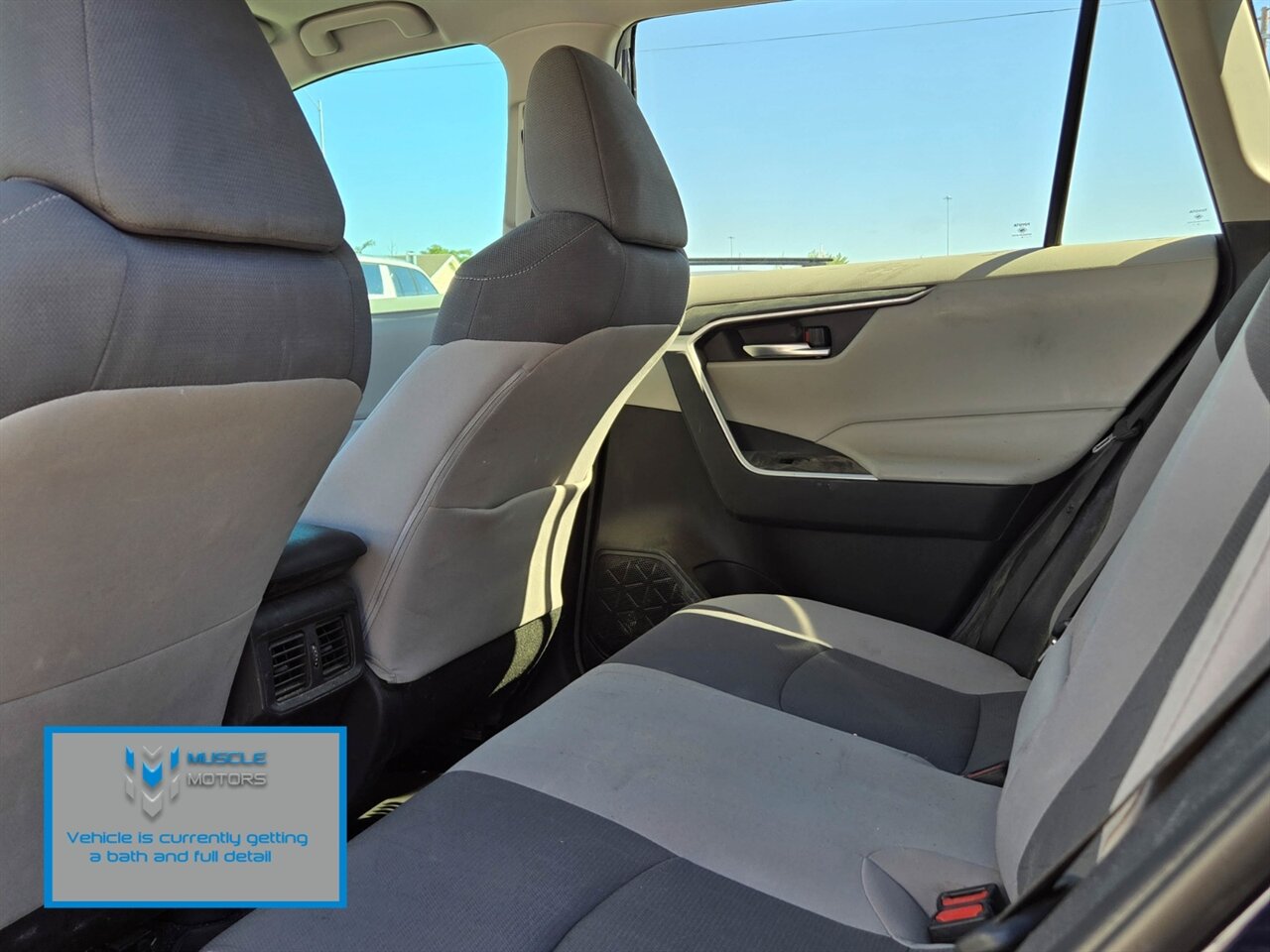 2019 Toyota RAV4 XLE - Photo 13 - Reno, NV 89511