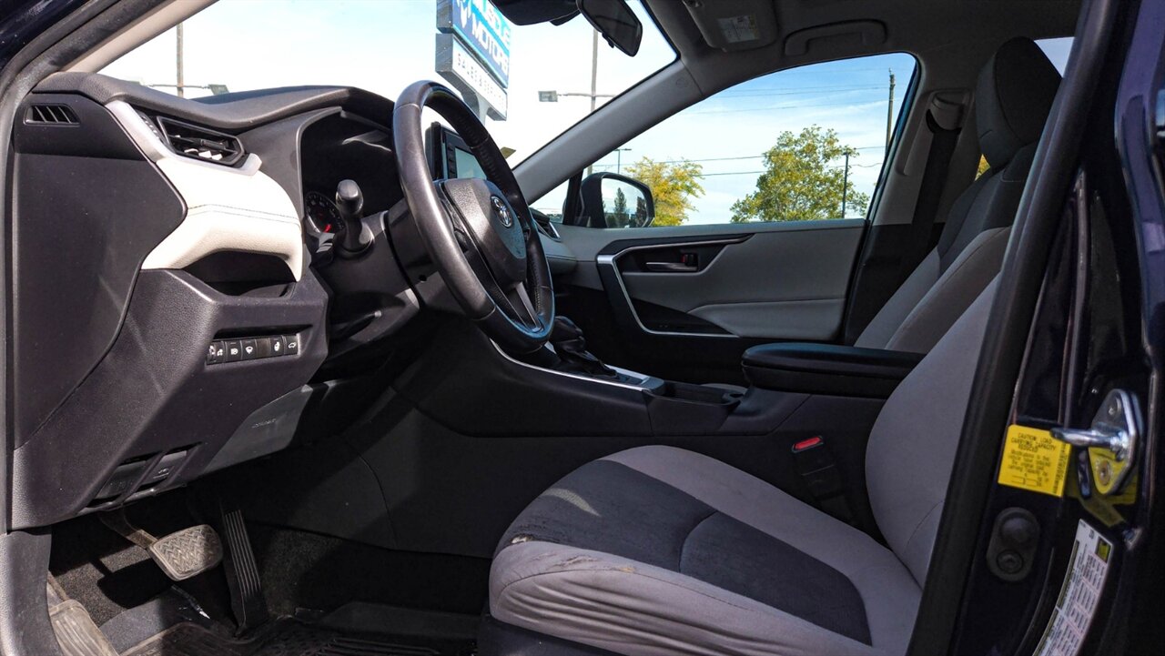 2019 Toyota RAV4 XLE   - Photo 9 - Reno, NV 89511