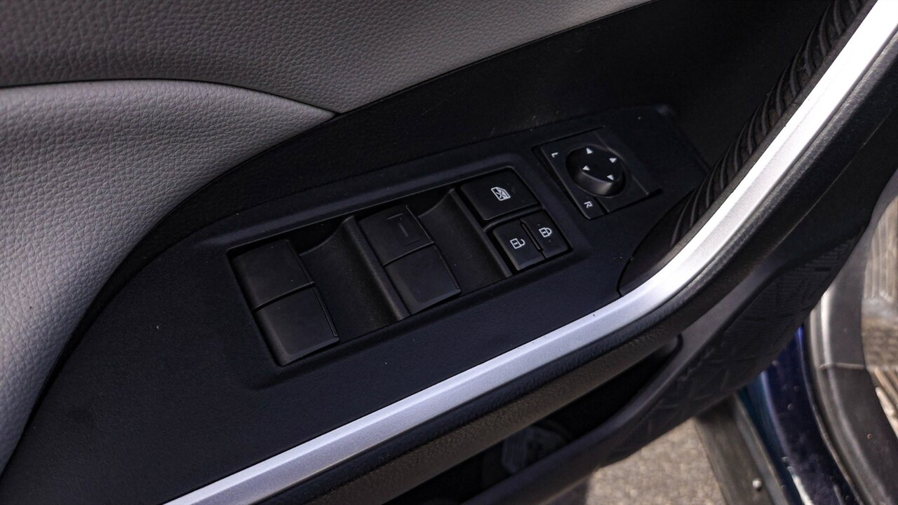 2019 Toyota RAV4 XLE   - Photo 10 - Reno, NV 89511