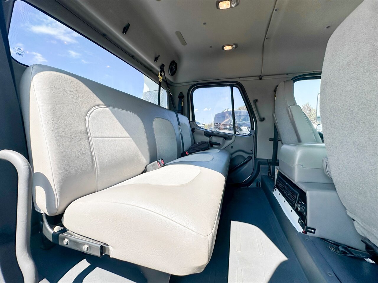 2006 Freightliner M2 106 Sport Chassis - Photo 21 - Reno, NV 89511