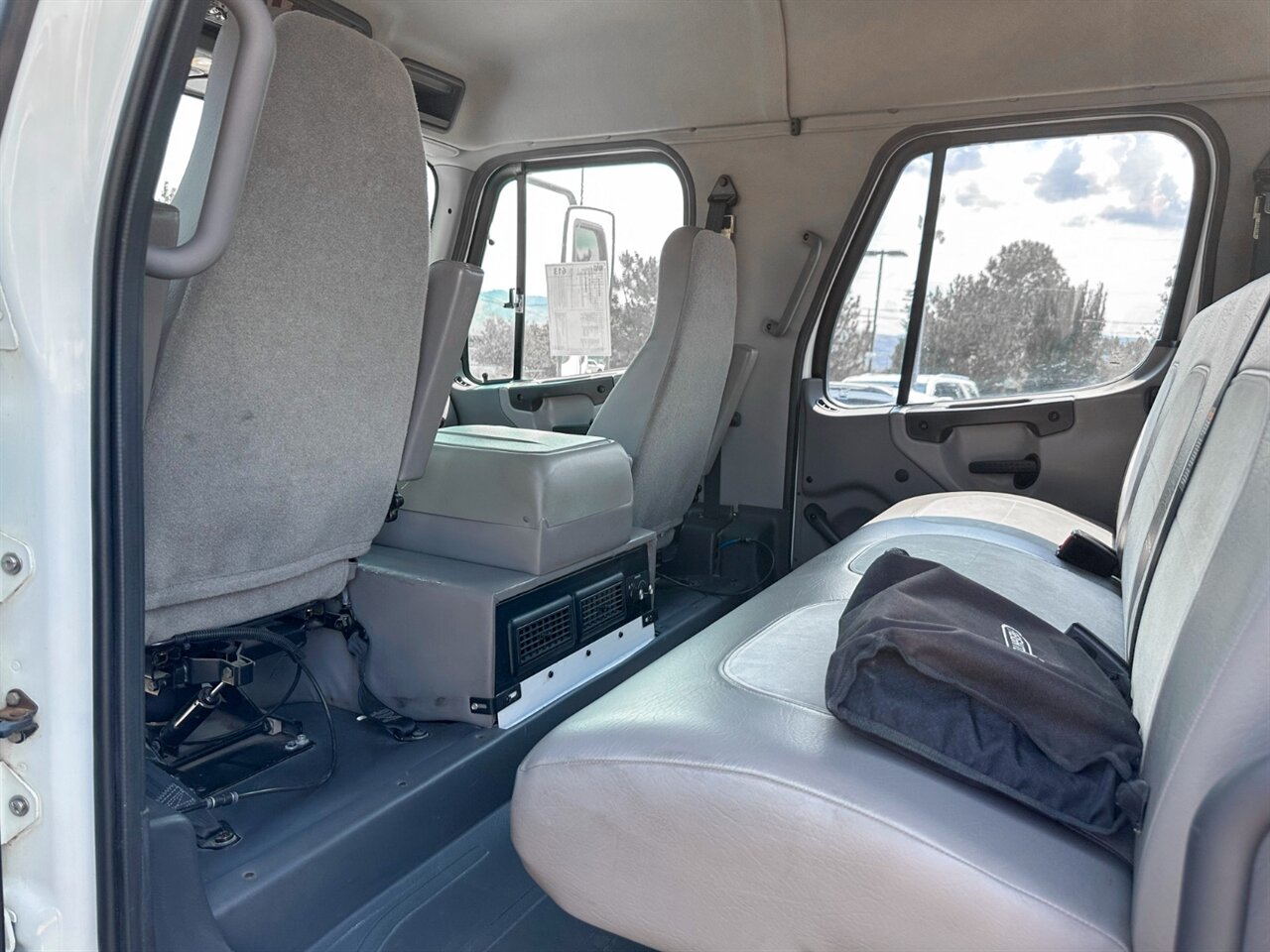 2006 Freightliner M2 106 Sport Chassis - Photo 23 - Reno, NV 89511