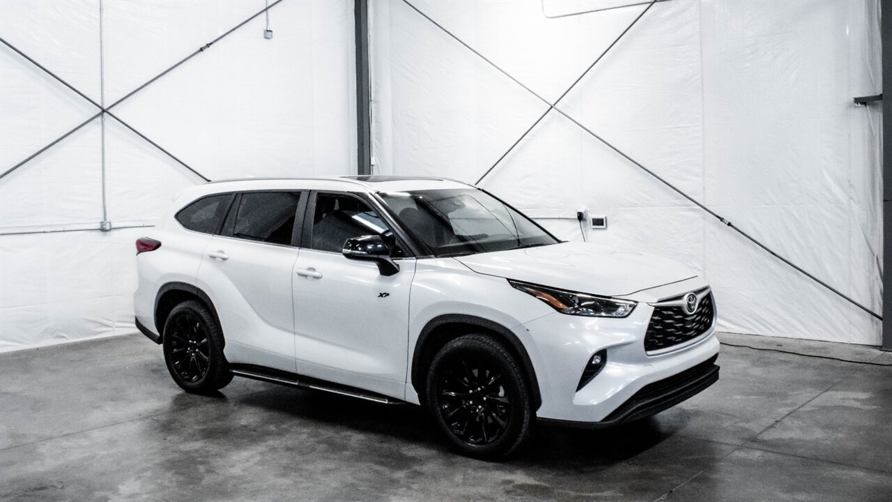 2023 Toyota Highlander XLE - Photo 7 - Reno, NV 89511