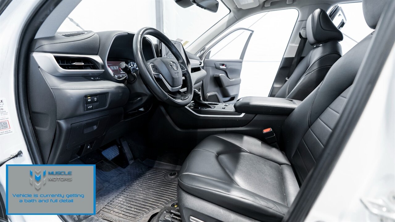 2023 Toyota Highlander XLE - Photo 13 - Reno, NV 89511