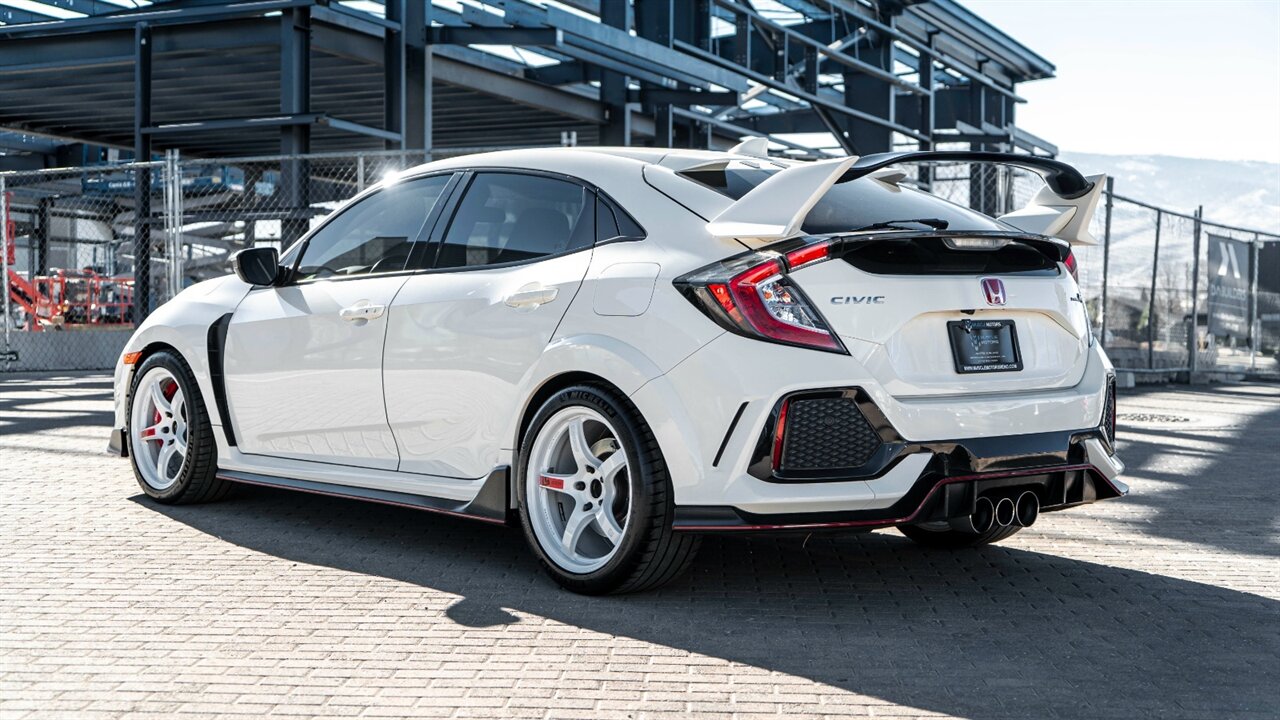 2019 Honda Civic Touring   - Photo 2 - Reno, NV 89511