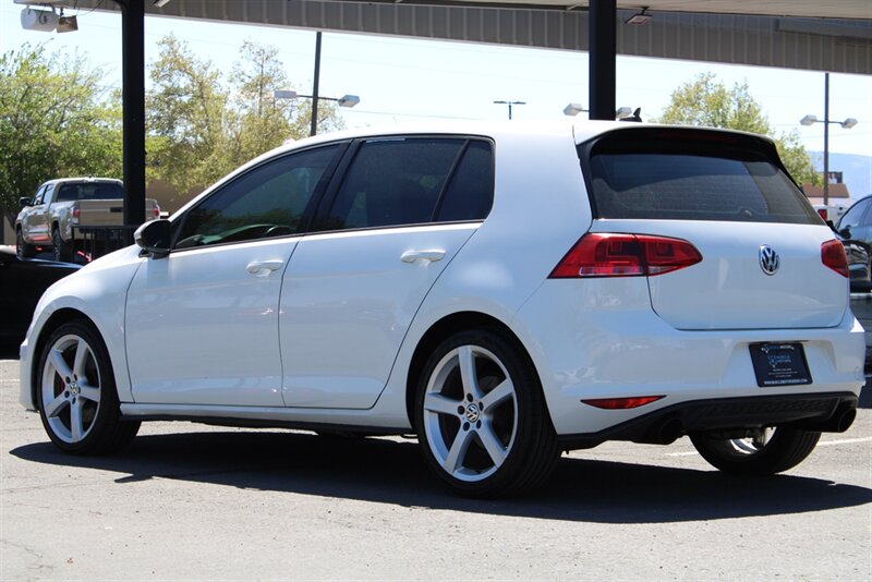 2017 Volkswagen Golf GTI S  