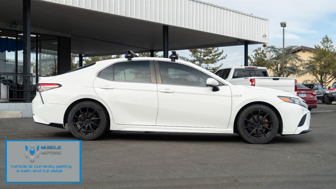 2018 Toyota Camry SE  Hybrid - Photo 5 - Reno, NV 89511