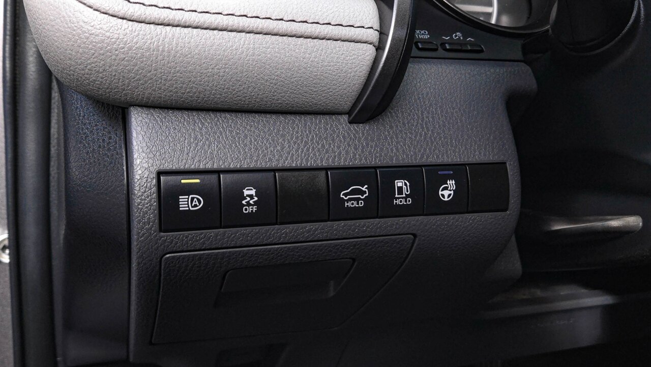 2021 Toyota Camry Hybrid XSE - Photo 10 - Reno, NV 89511