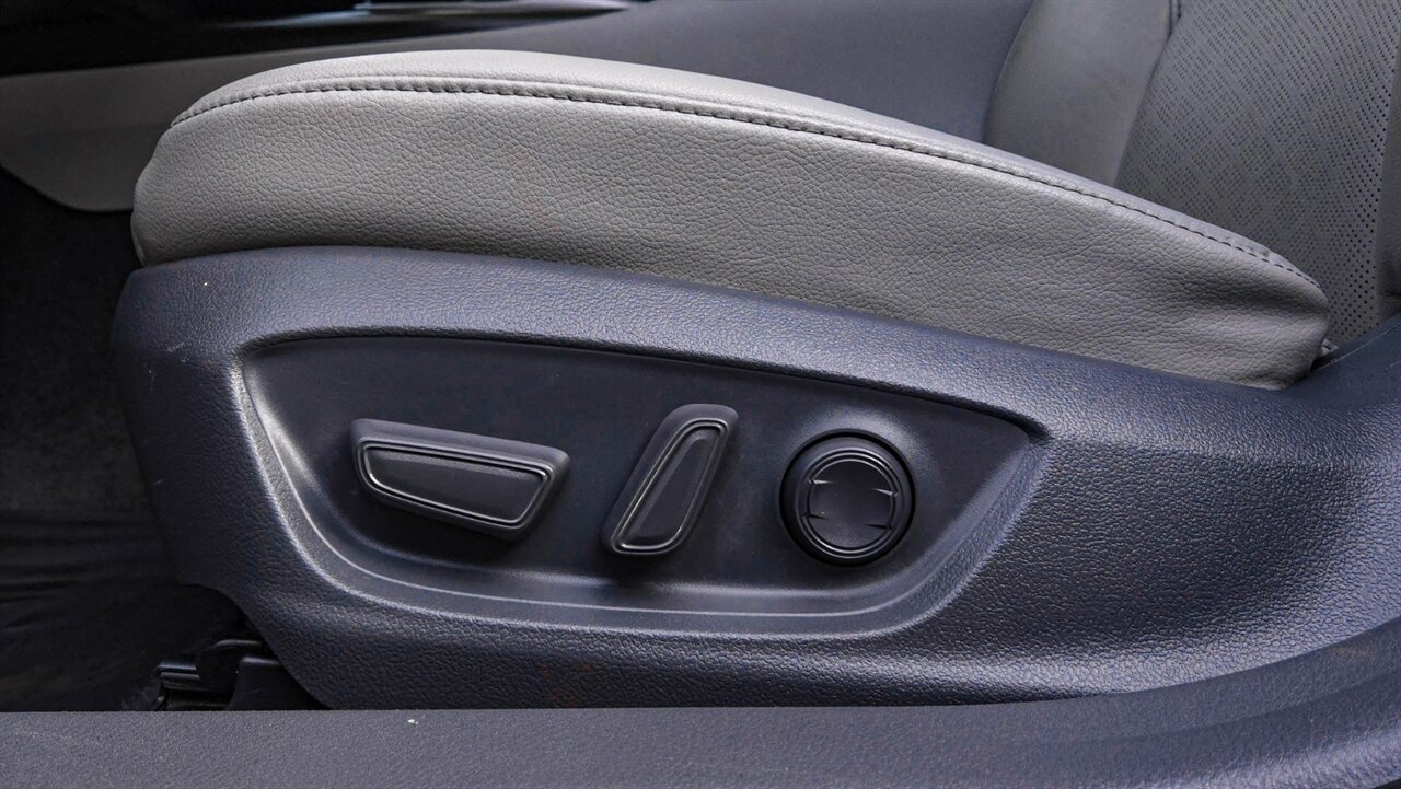 2021 Toyota Camry Hybrid XSE - Photo 9 - Reno, NV 89511