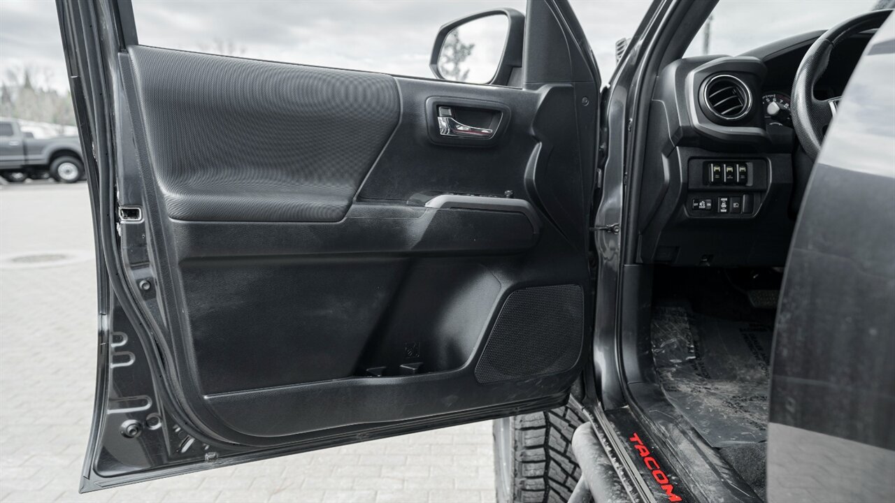 2019 Toyota Tacoma TRD Sport V6   - Photo 18 - Reno, NV 89511