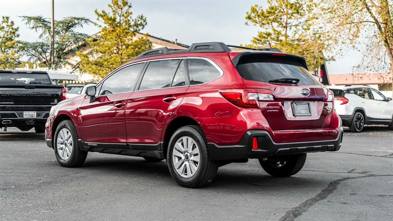 2019 Subaru Outback 2.5i   - Photo 2 - Reno, NV 89511