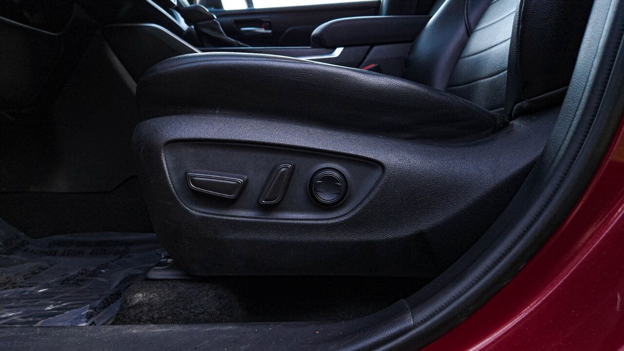 2021 Toyota Highlander XLE - Photo 11 - Reno, NV 89511