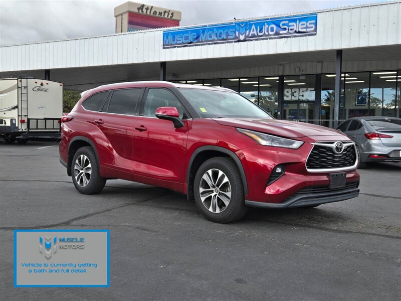 2021 Toyota Highlander XLE  