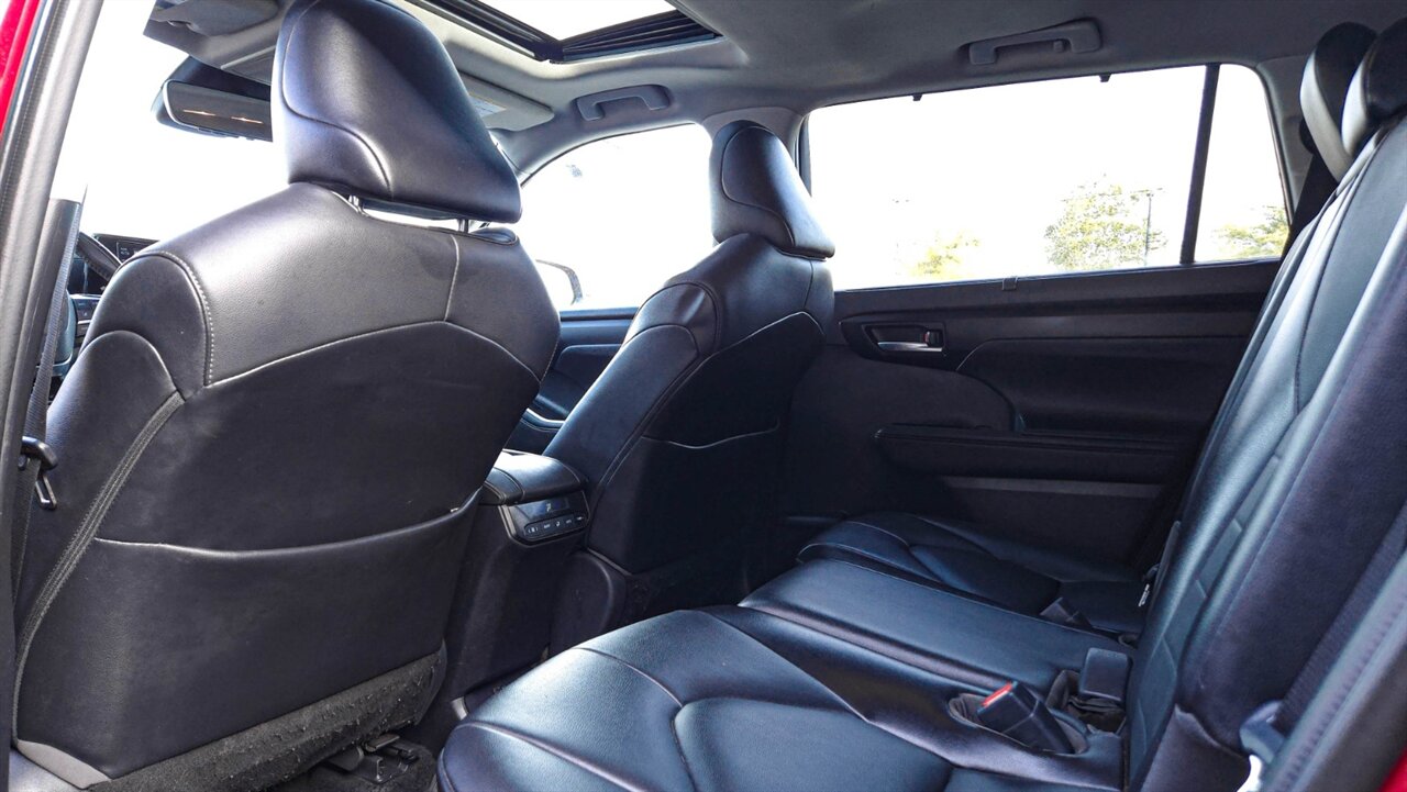 2021 Toyota Highlander XLE - Photo 18 - Reno, NV 89511