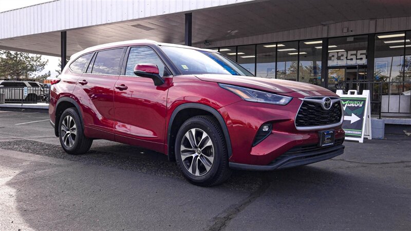 2021 Toyota Highlander XLE  
